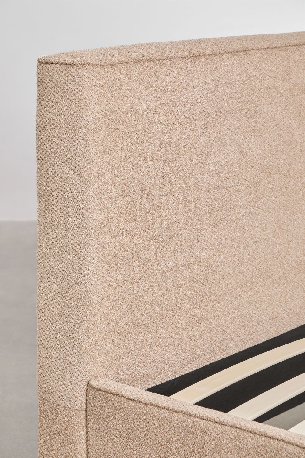 Bed in thick Jokin chenille fabric, gallery image 5