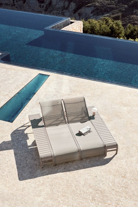 Set of 2 reclining loungers and 2 side tables in steel Marietta