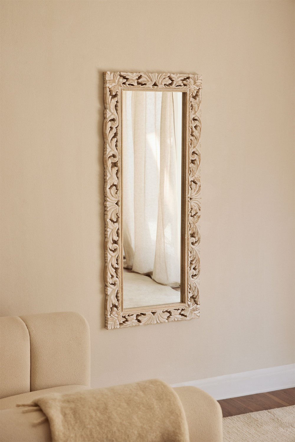 Rectangular wall mirror in Arnas mango wood, gallery image 1