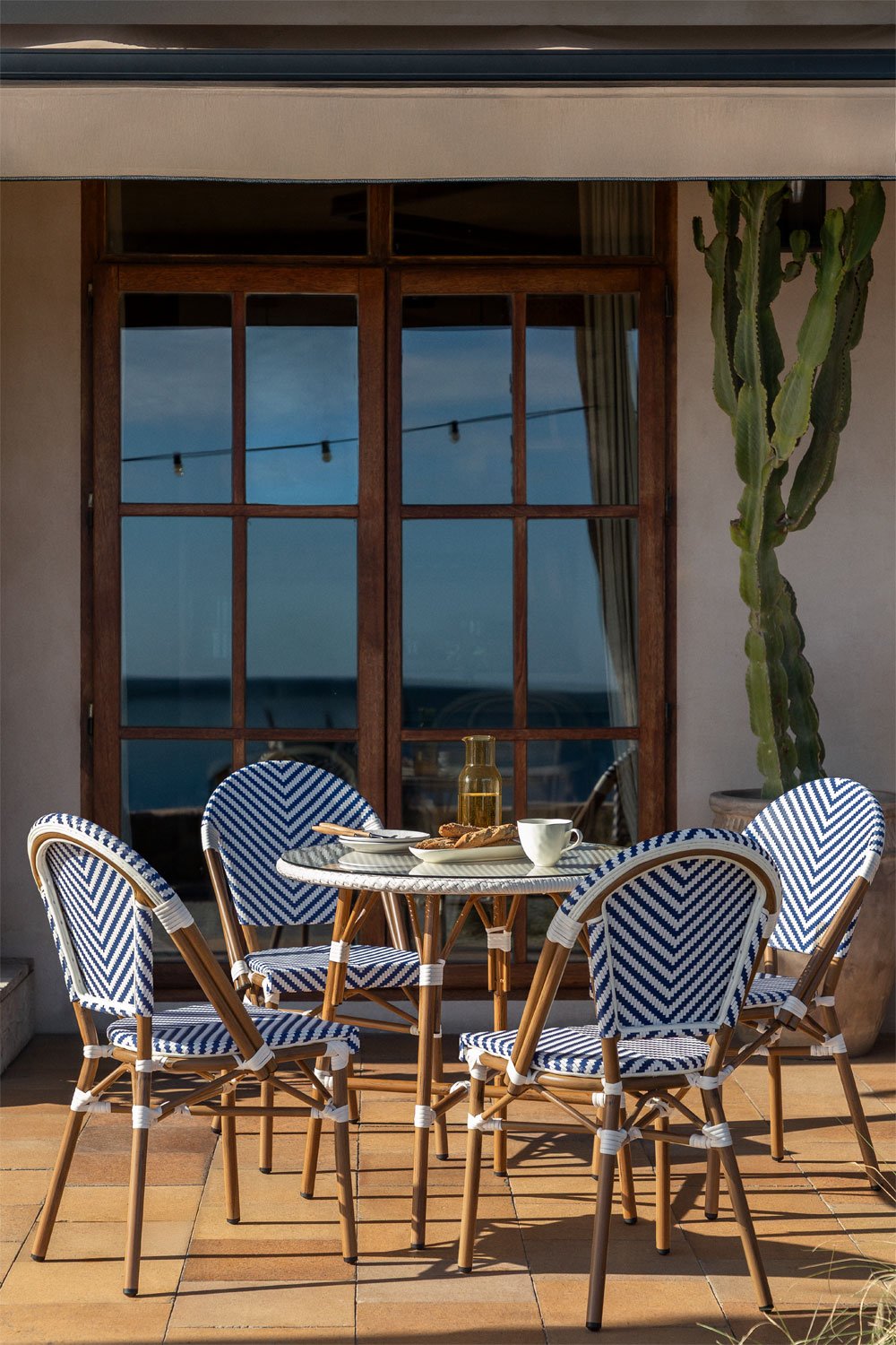 Brielle Bistro round table set (80 cm diameter) and 4 stackable aluminum garden chairs, gallery image 1