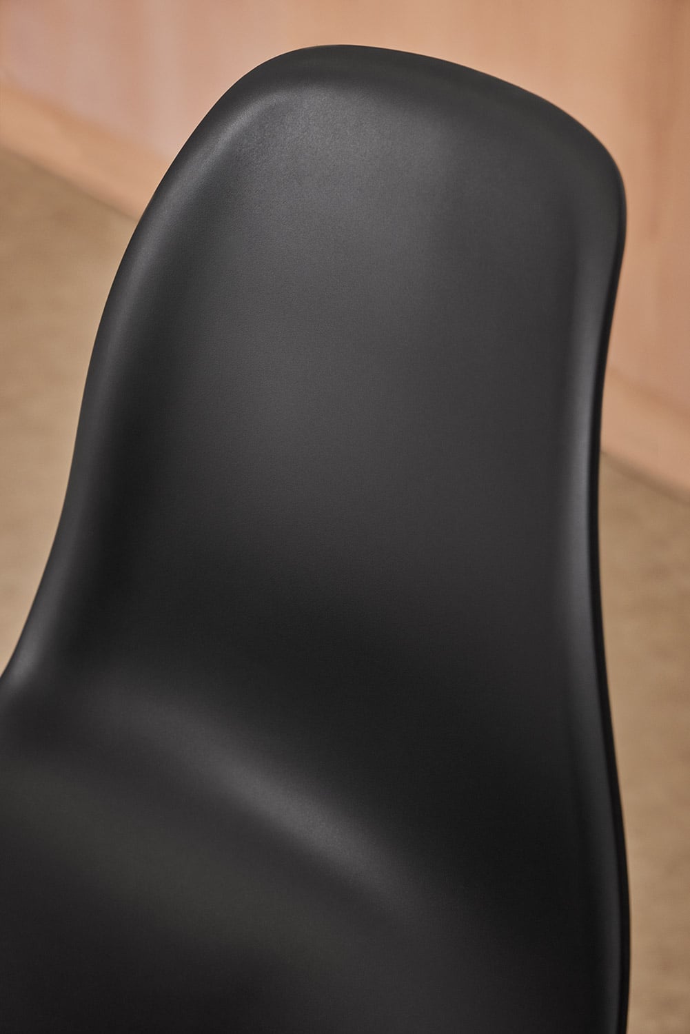 Scand polypropylene dining chair, gallery image 2