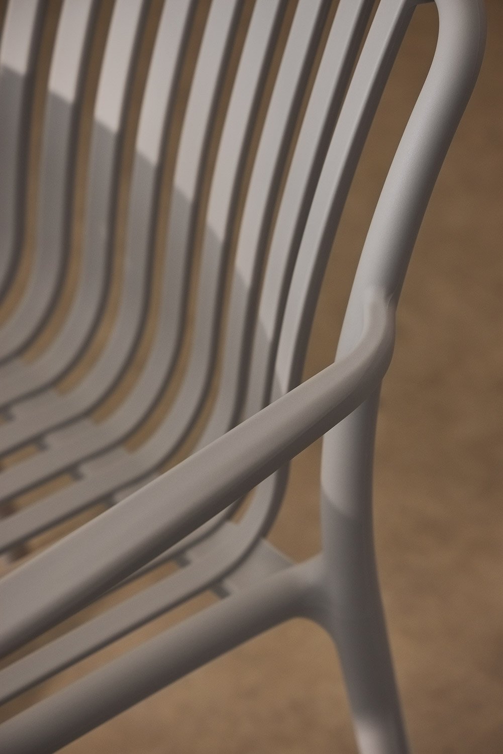 Wendell polypropylene dining chair with armrests, gallery image 2