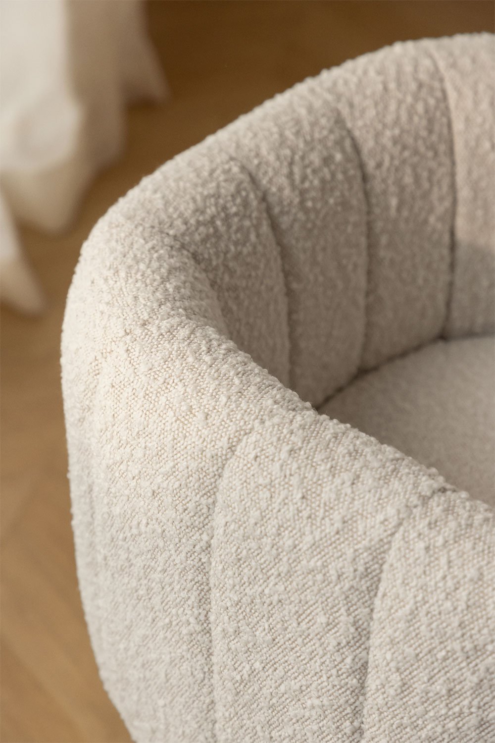Armchair in ash wood and bouclé fabric Leo, gallery image 2