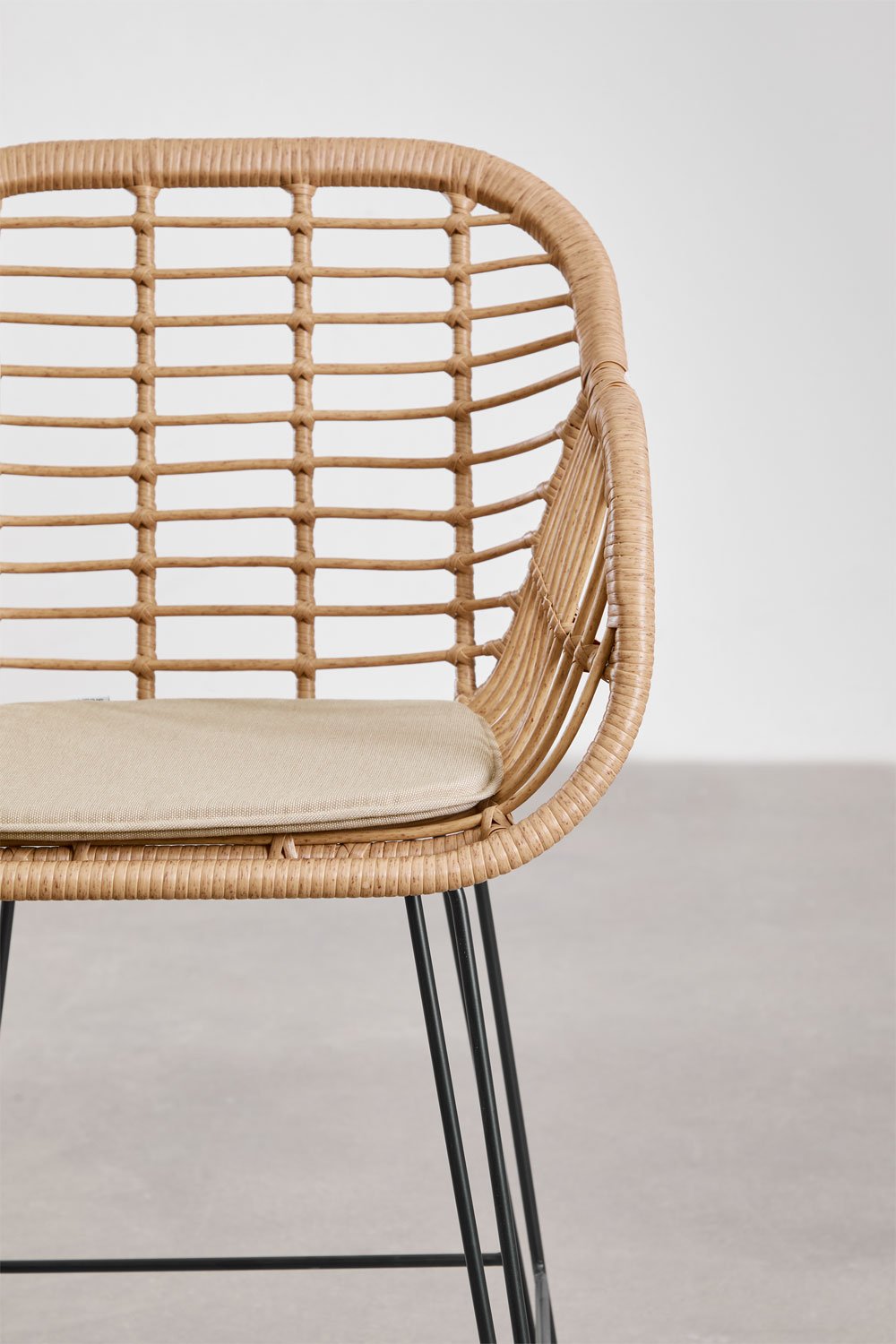 Pack of 2 Zole synthetic wicker high stools, gallery image 4