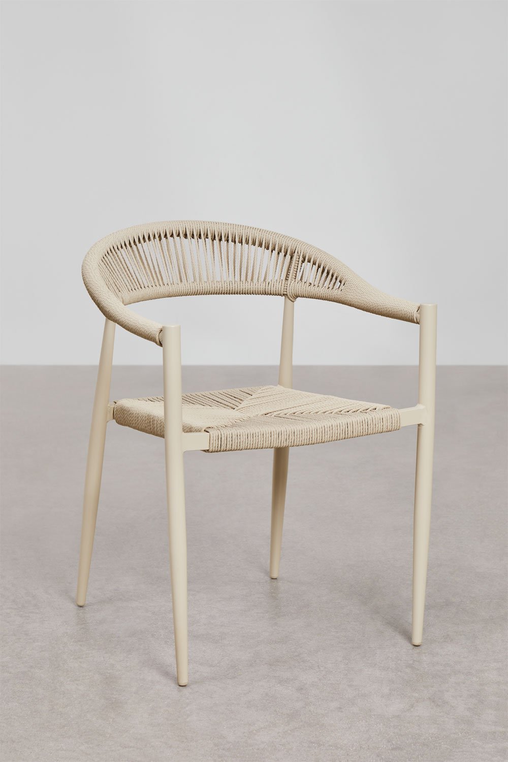 Pack of 4 stackable dining chairs with armrests in aluminium and synthetic rattan Amatria, gallery image 2