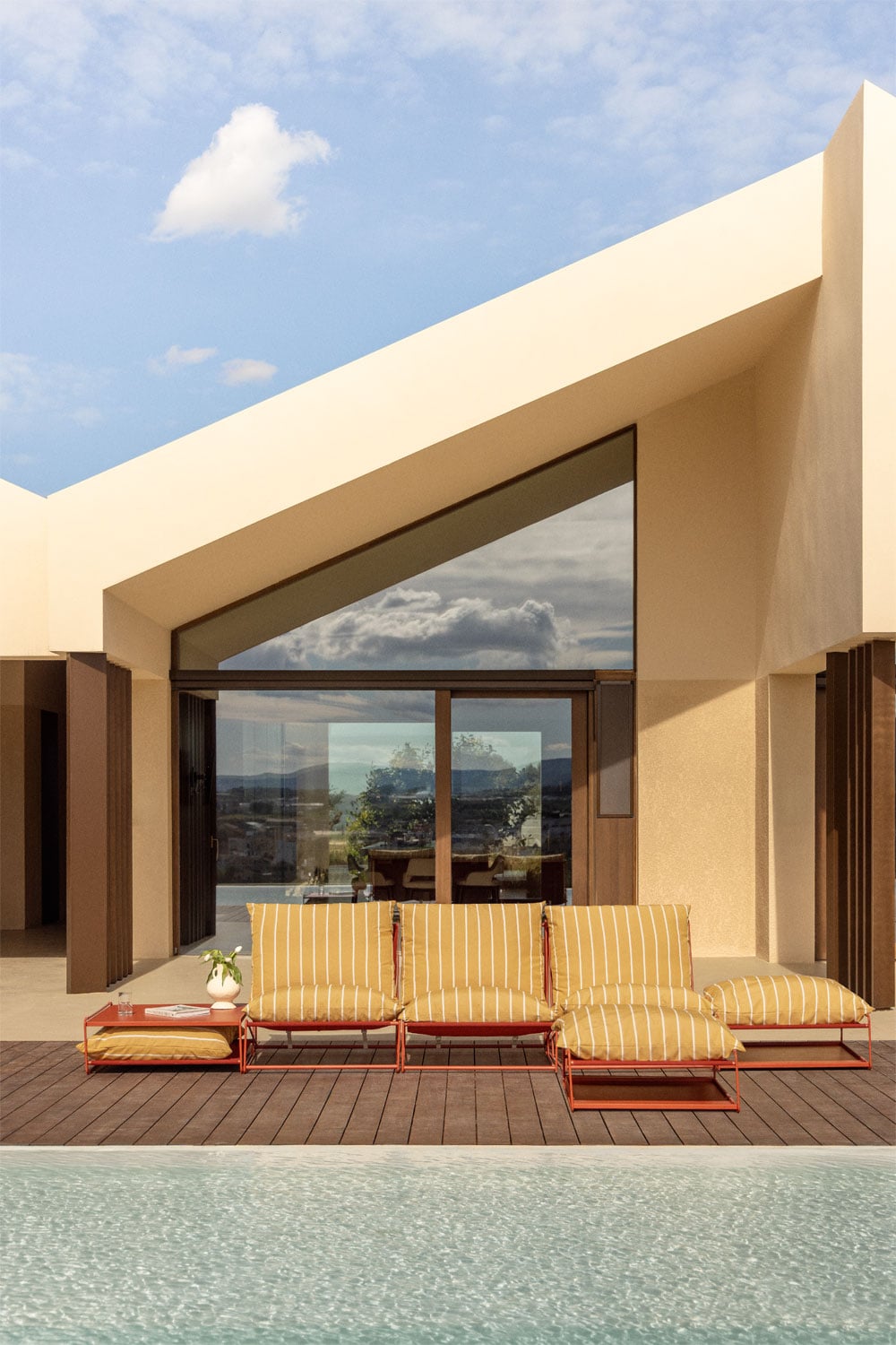 Amaro 3-piece modular sofa garden set with side table and 2 convertible poufs, gallery image 1