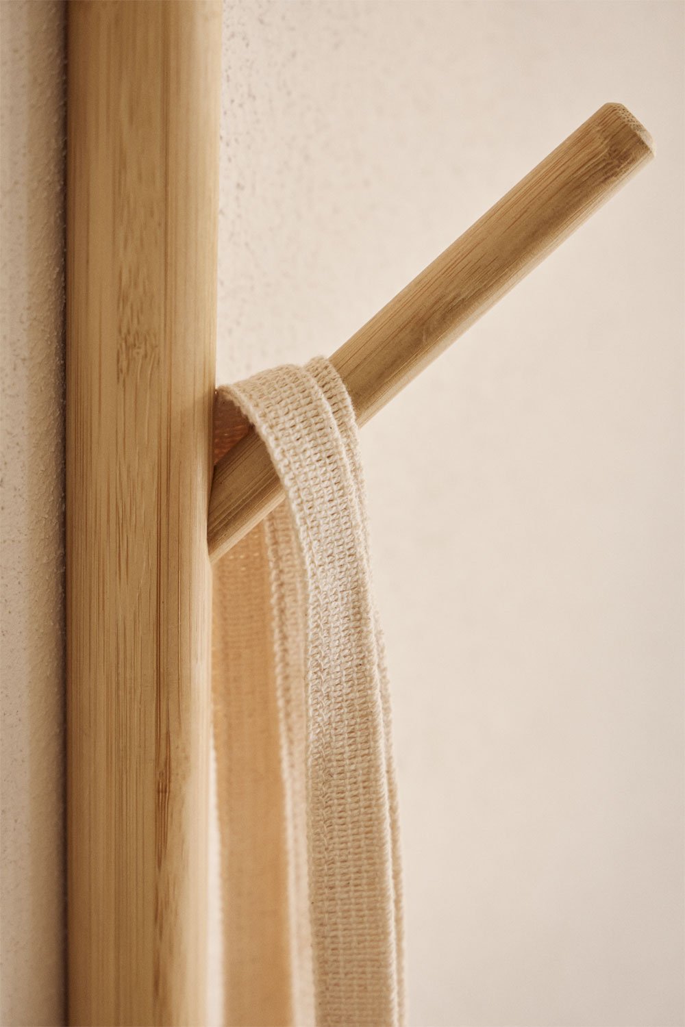 Nivar bamboo wall coat rack, gallery image 2