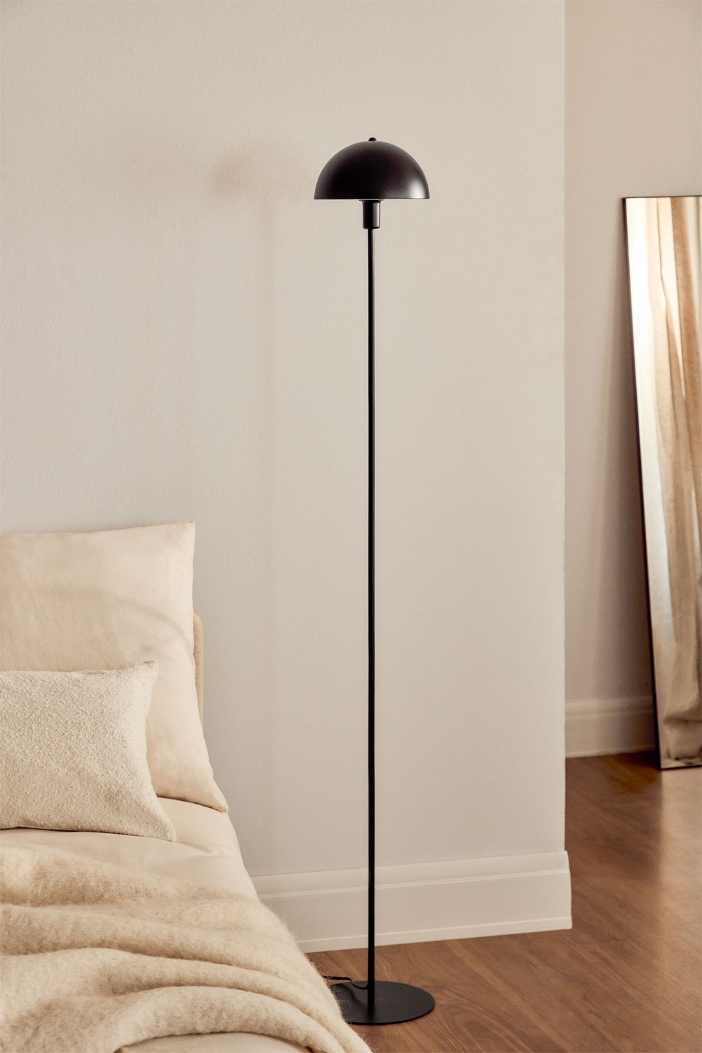 Alnair iron floor lamp, gallery image 1