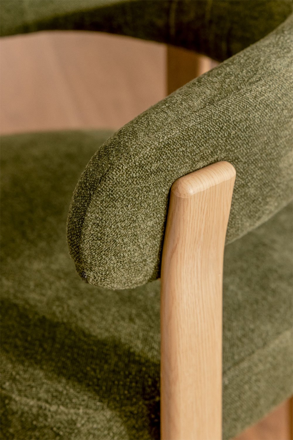 Pack of 4 upholstered dining chairs with armrests and iron frame Jolie, gallery image 2