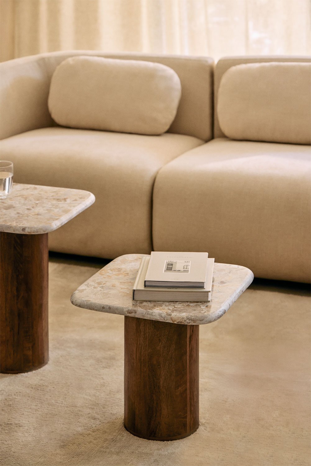 Square side table 40x40 cm in marble and mango wood Merieines, gallery image 1