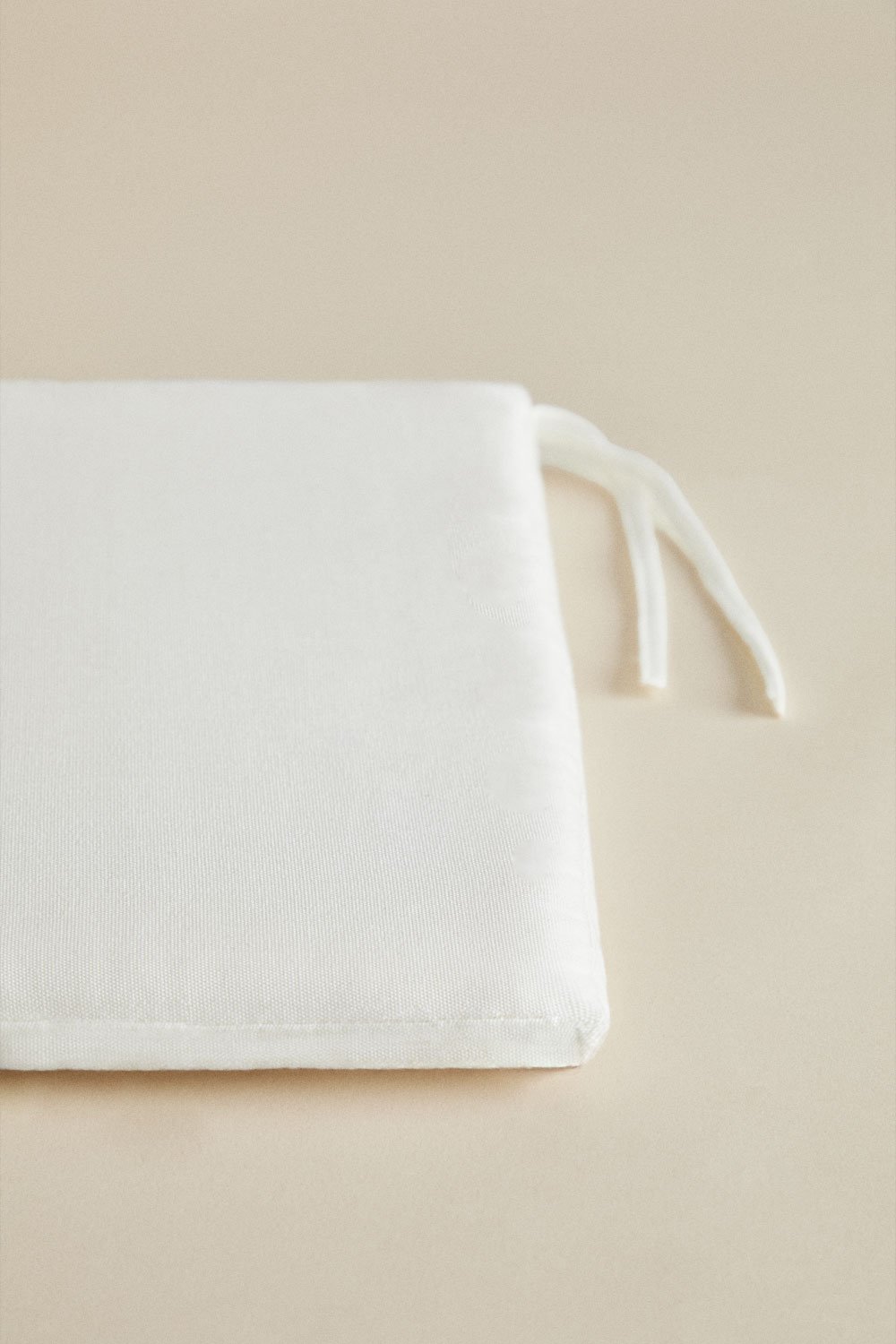 Elton High Stool Cushion, gallery image 2