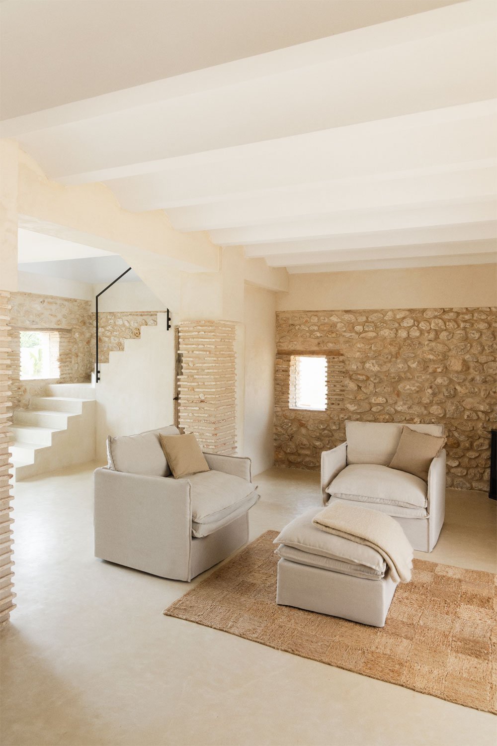 Living room set with 2 armchairs and a pouf in linen and cotton Grace, gallery image 1