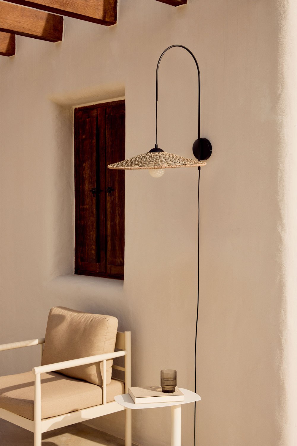 Sopant outdoor wall lamp made of iron and synthetic rattan, gallery image 1