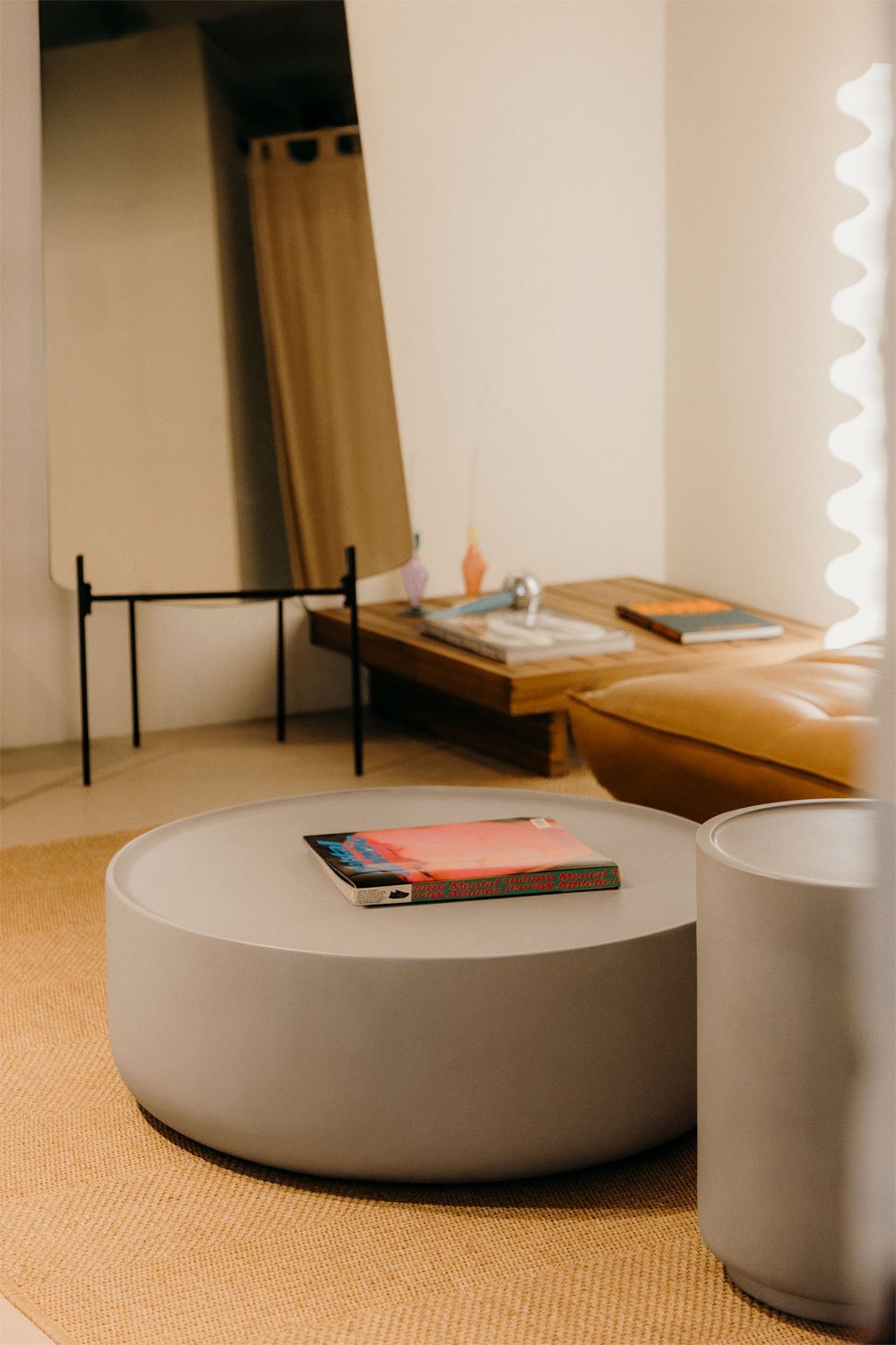 Round cement coffee table (Ø80 cm) Darwys  , gallery image 1