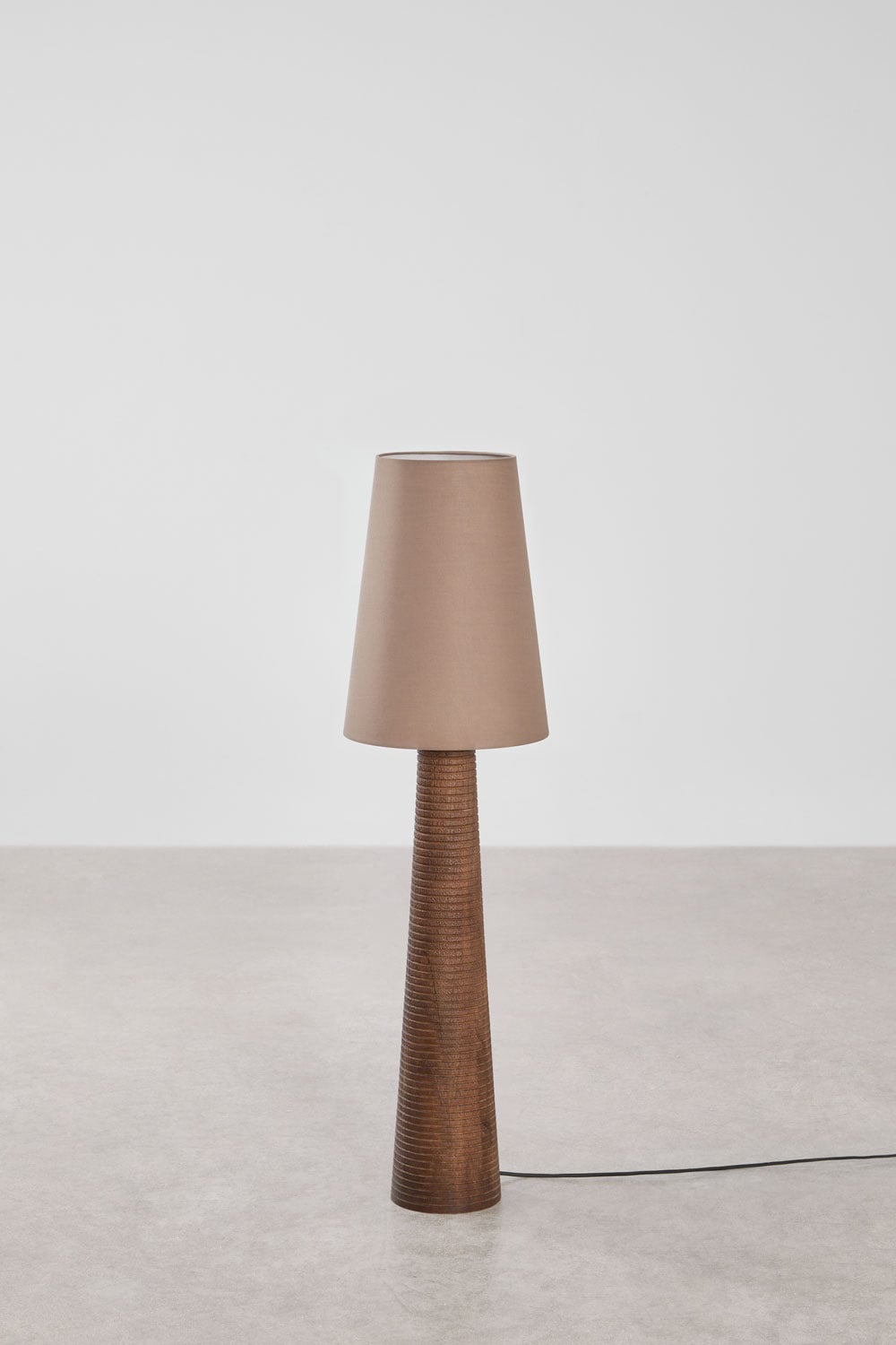 Malva mango wood floor lamp, gallery image 1