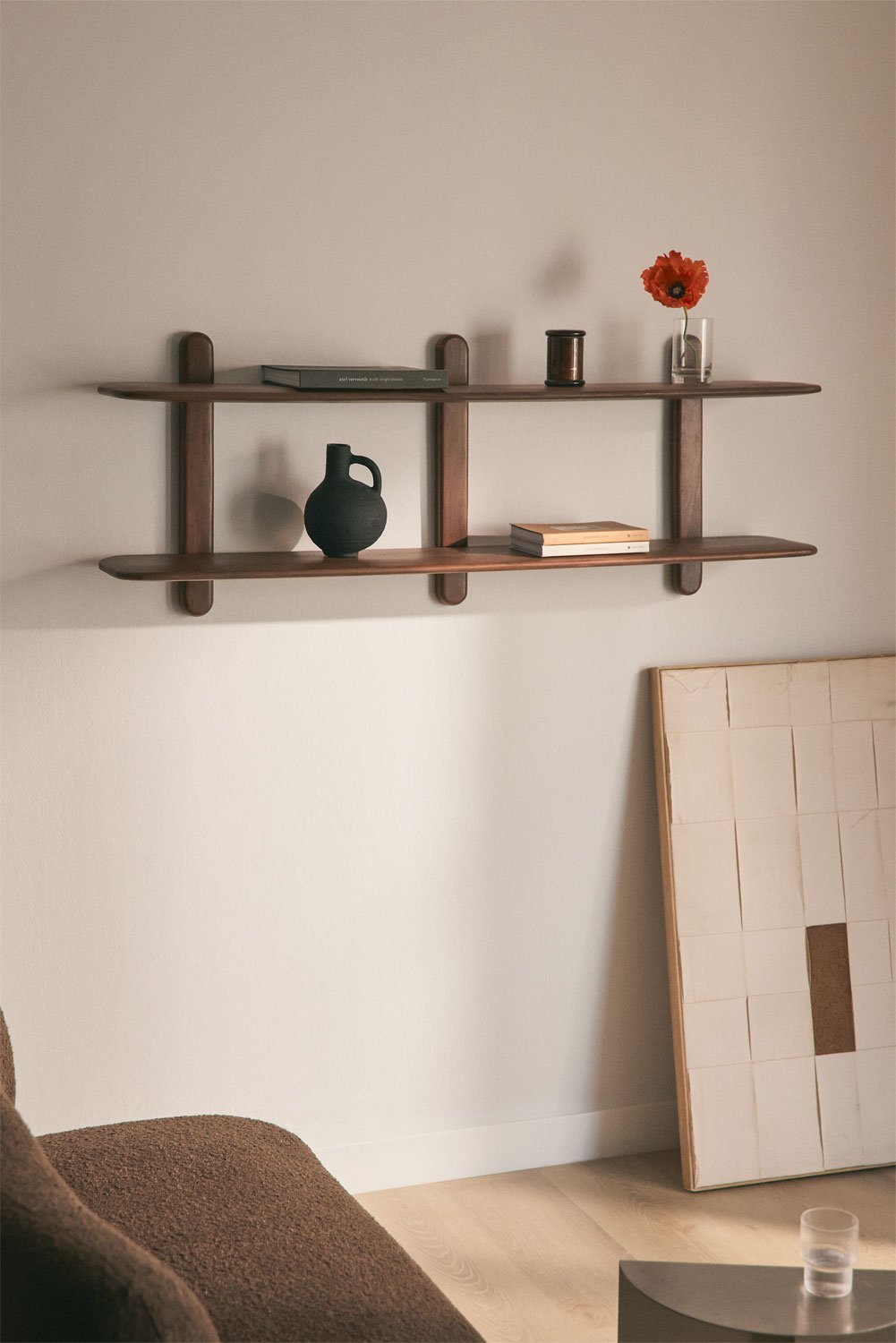Wall shelf in Veleta wood, gallery image 1