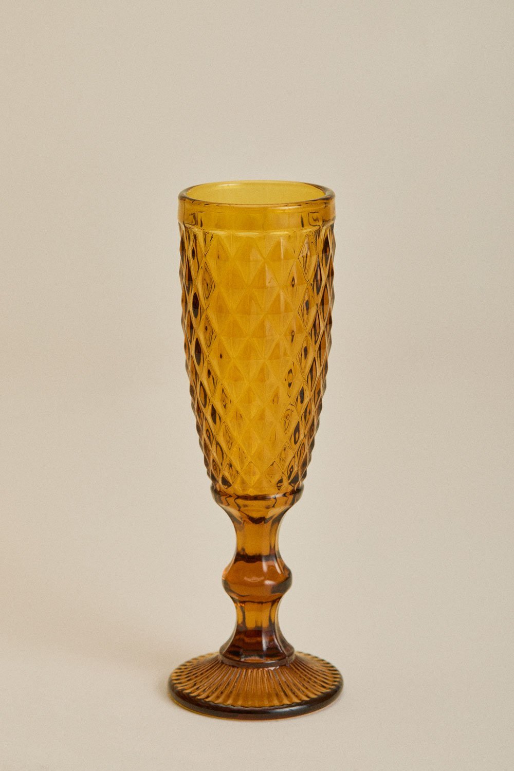 Pack of 4 15cl champagne glasses in Koviran glass, gallery image 4