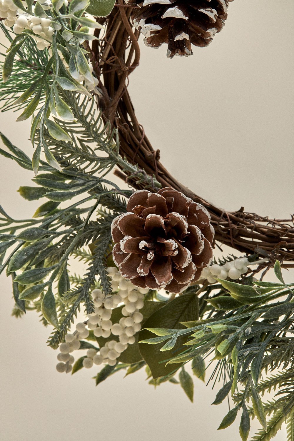 Hollis Christmas decorative wreath Ø25 cm with pine cones, gallery image 2