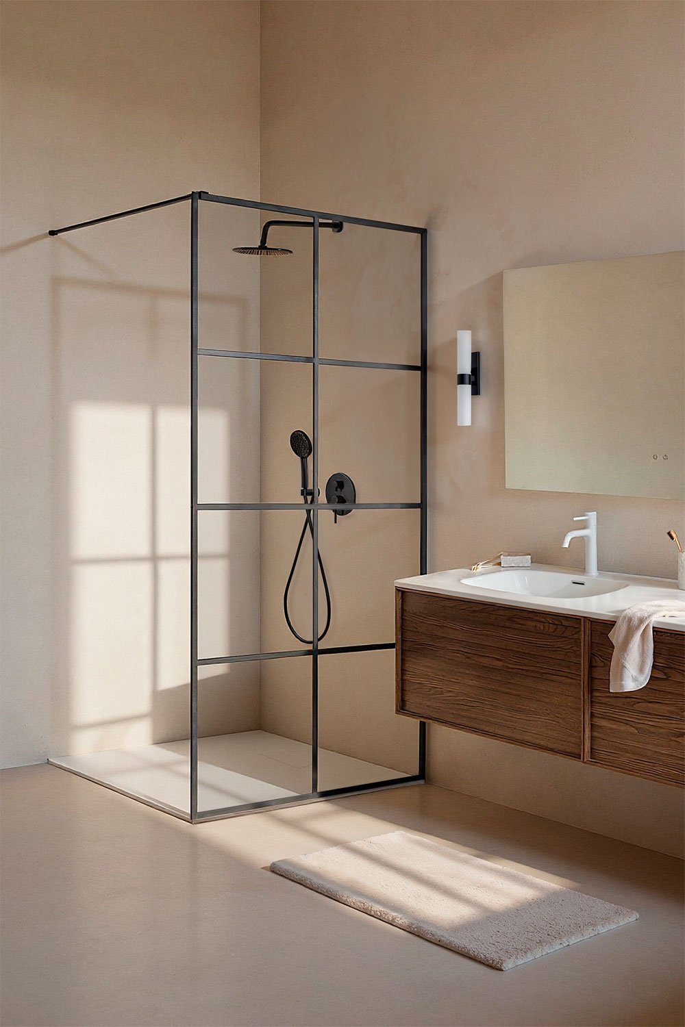 Fixed shower screen with checkered pattern, 8 mm tempered glass and Camden aluminum, gallery image 1