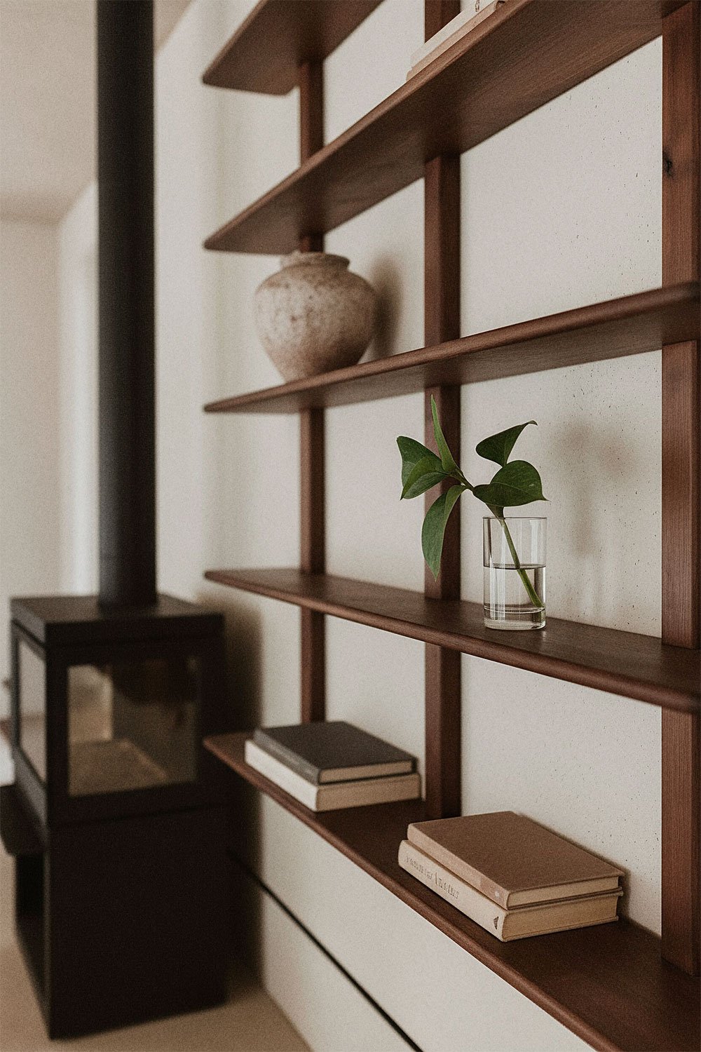 Wall shelf in Veleta wood, gallery image 2