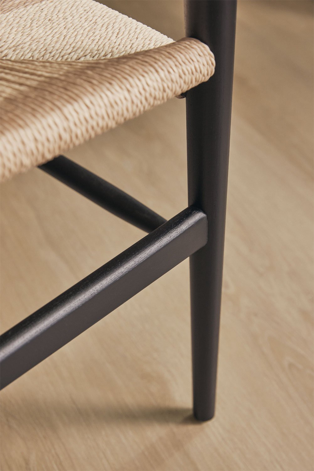 Pack of 2 dining chairs in elm wood Uish Edition, gallery image 2