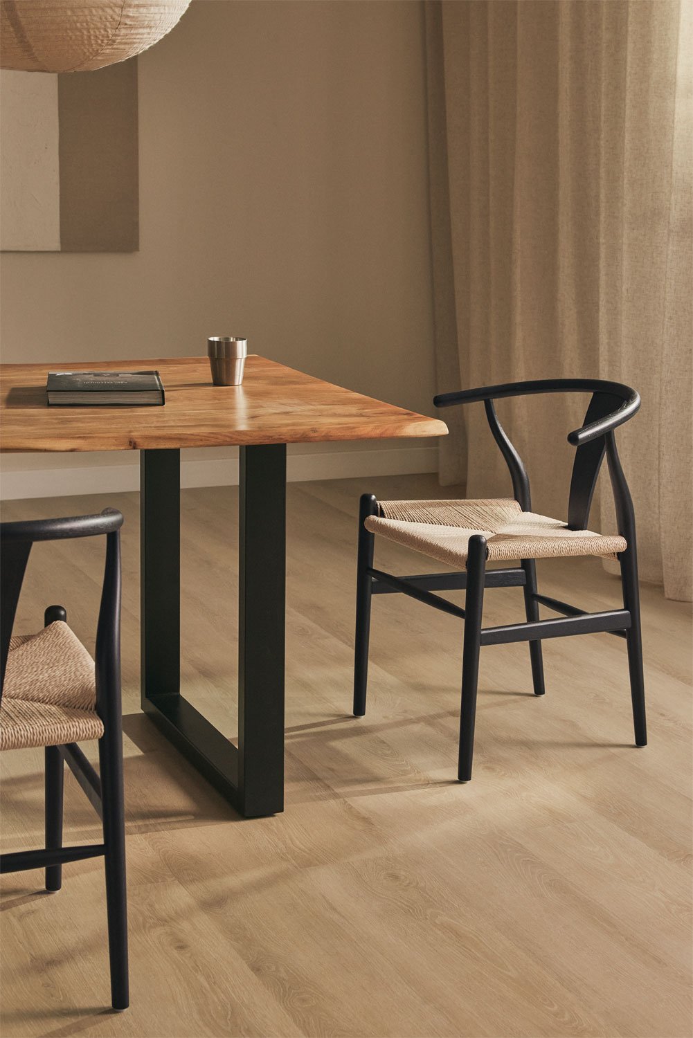 Pack of 2 dining chairs in elm wood Uish Edition, gallery image 1