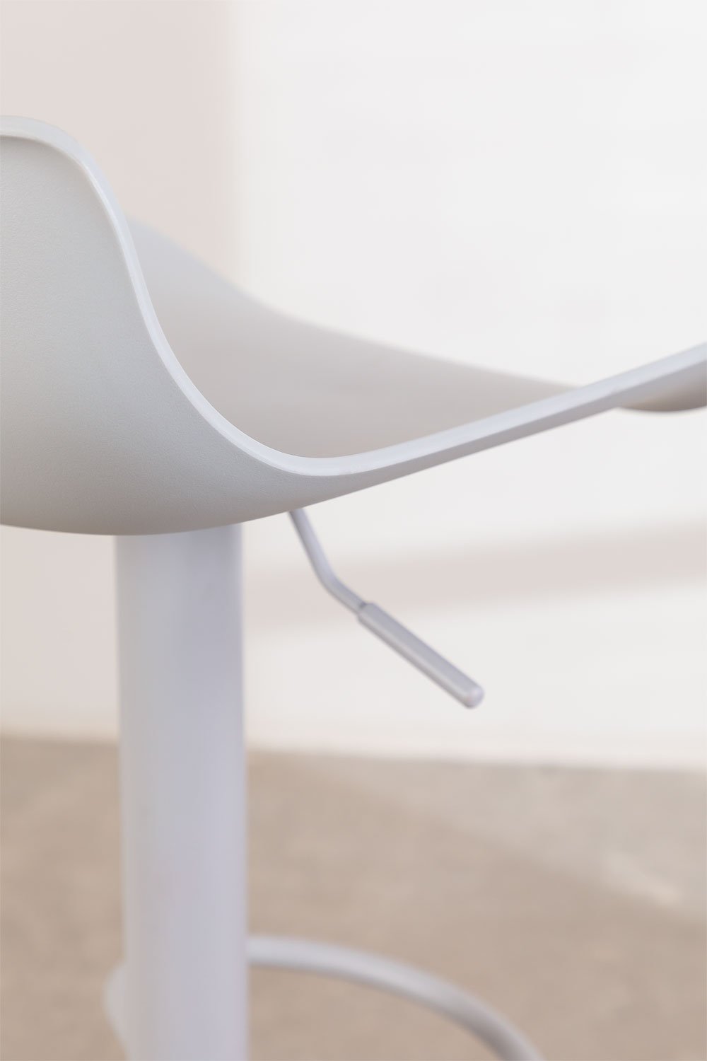 Pack of 2 Arjenn adjustable high stools, gallery image 4