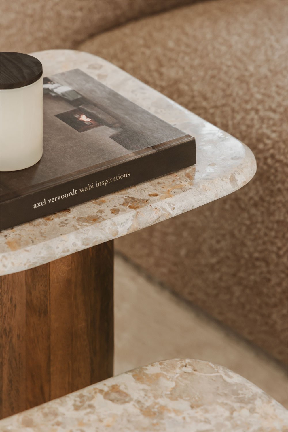Square side table 40x40 cm in marble and mango wood Merieines, gallery image 2
