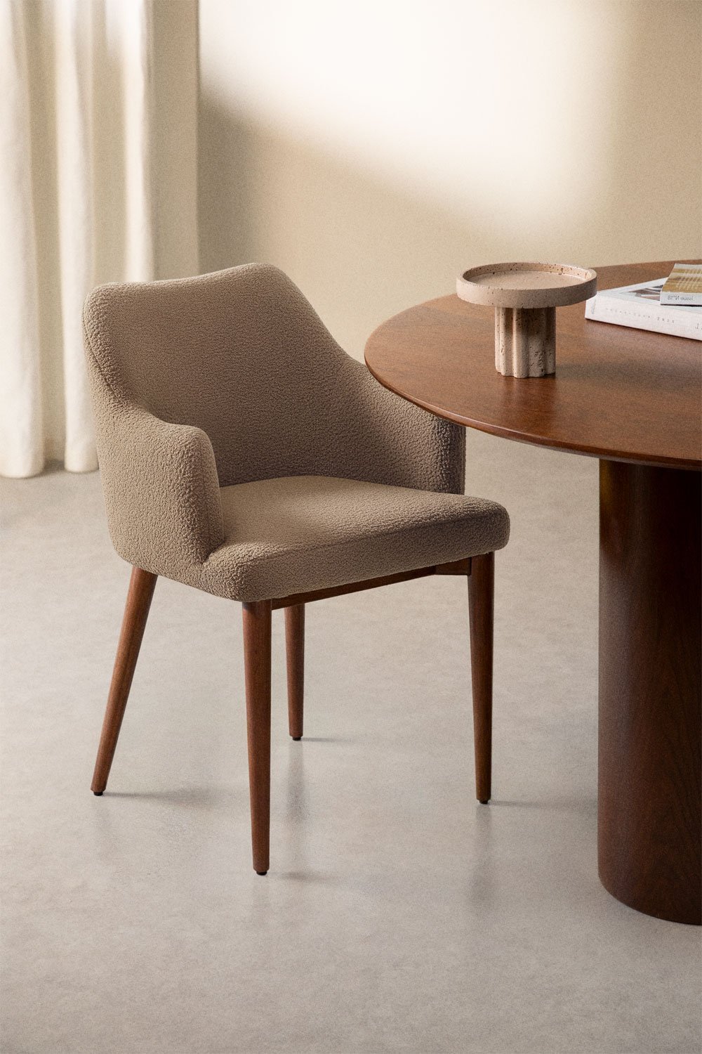 Pack of 4 Banfil sheepskin dining chairs with armrests, gallery image 1