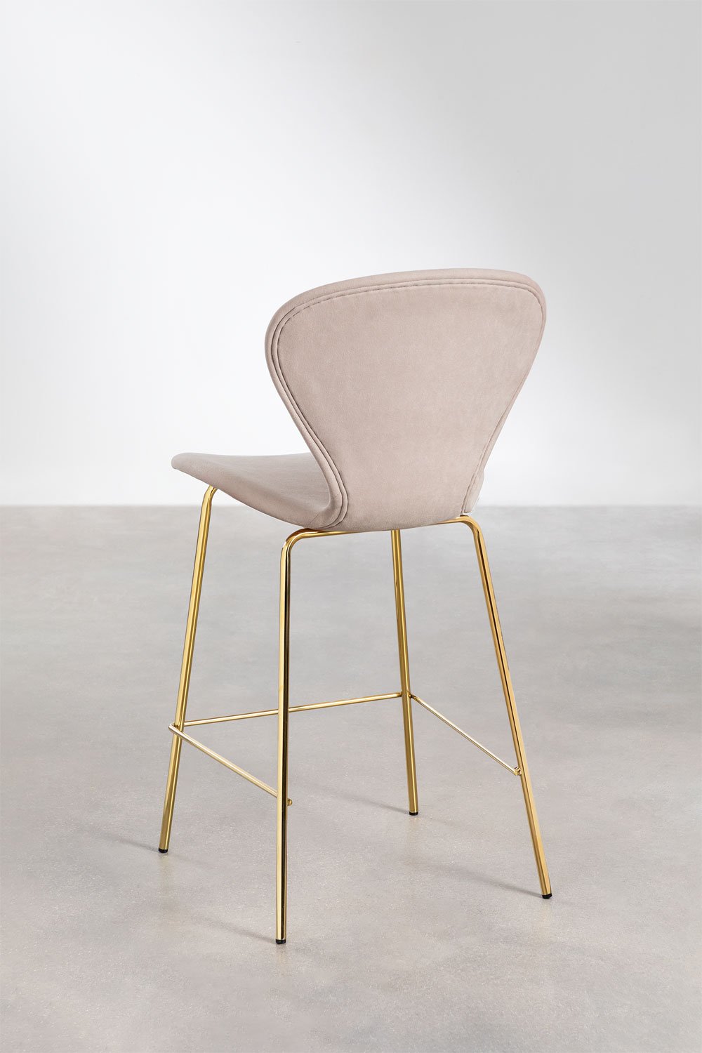 On a high stool., gallery image 3