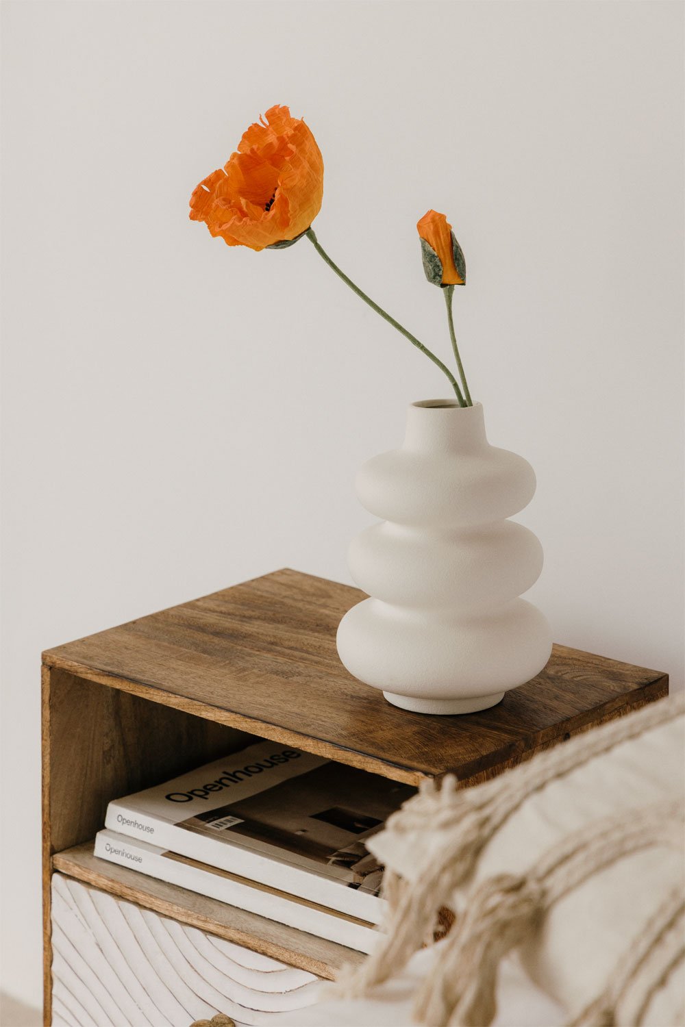 Lorik ceramic vase, gallery image 1