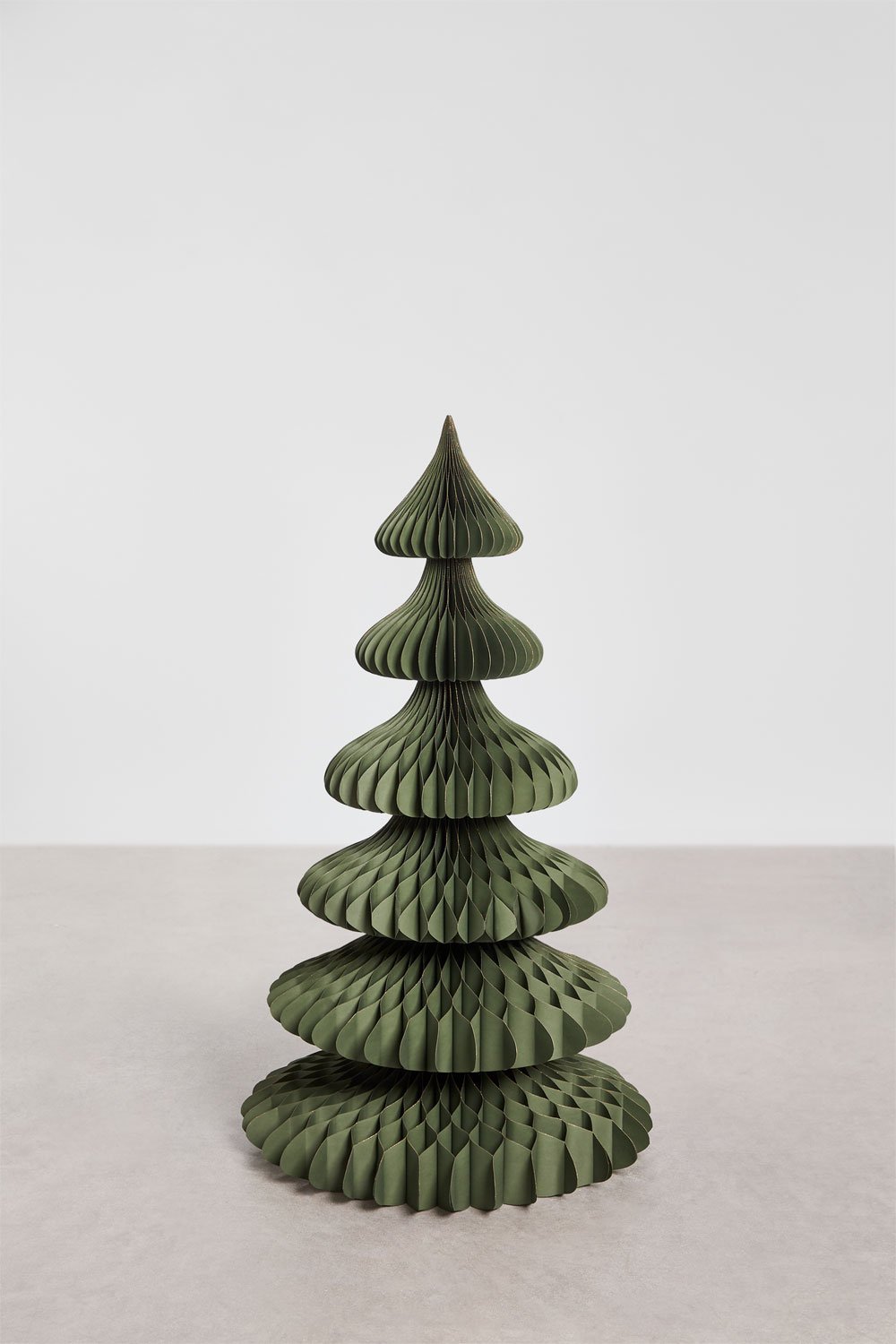 Aurina paper Christmas tree, gallery image 1