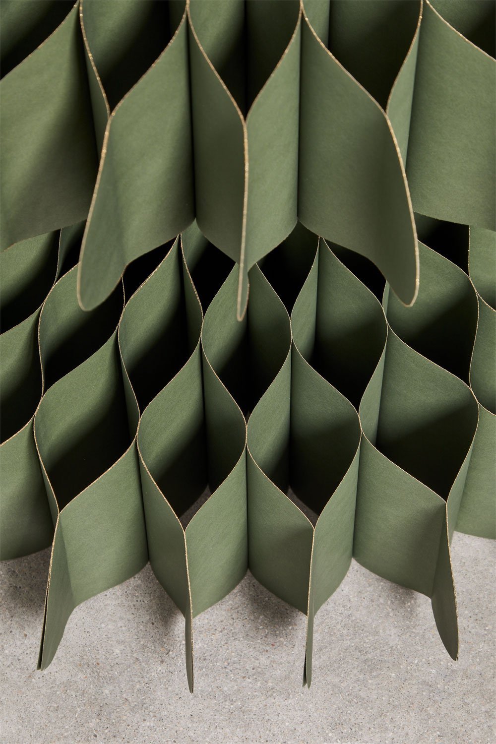 Aurina paper Christmas tree, gallery image 6