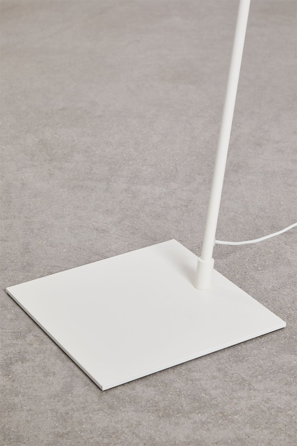 Valtyn iron LED floor lamp, gallery image 6