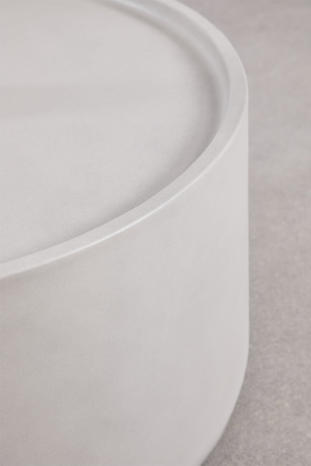 Round umbrella base Ø60 cm in Darwys cement, gallery image 2