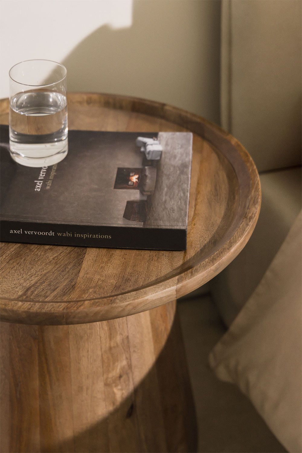 Round bedside table Ø50 cm in Naiara mango wood, gallery image 2