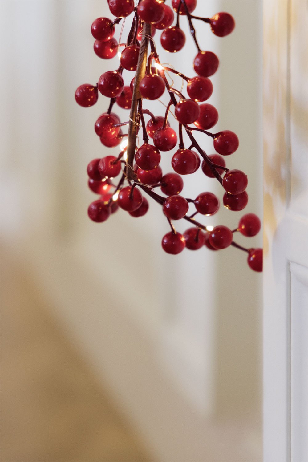 Phanya 60cm Teardrop Christmas Garland with Lights, gallery image 2