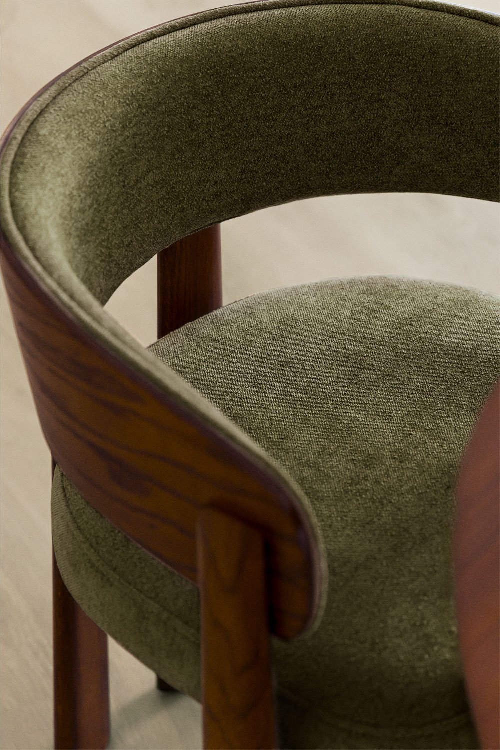 Pack of 4 upholstered dining chairs with armrests and oak wood Olea, gallery image 3