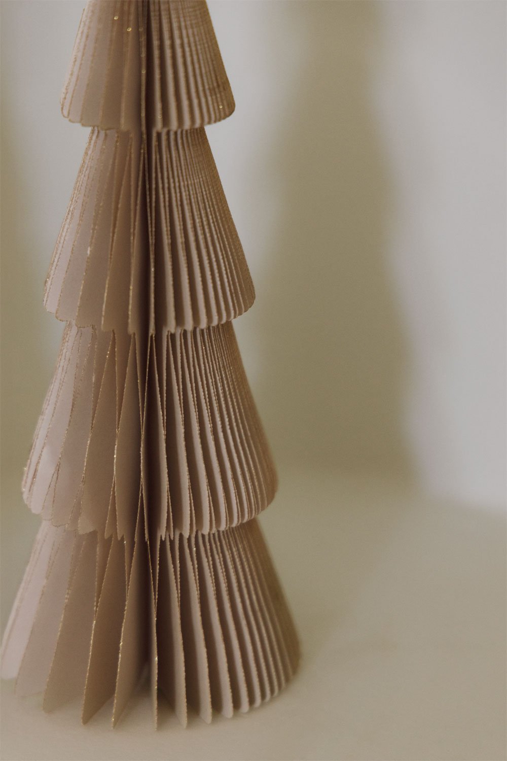 Pack of 2 Christmas trees in Jesper paper, gallery image 2