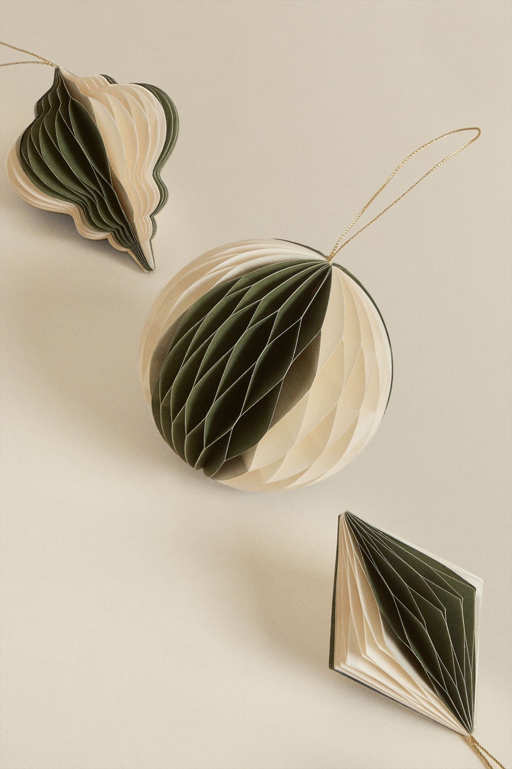 Set of 3 Doreimi paper Christmas decorations, gallery image 3