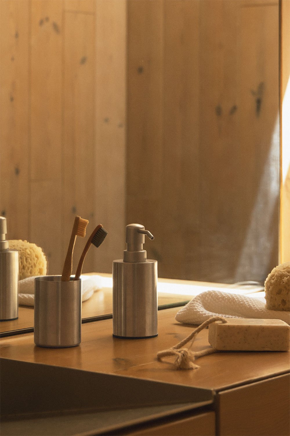 Valdio stainless steel bathroom set, gallery image 1