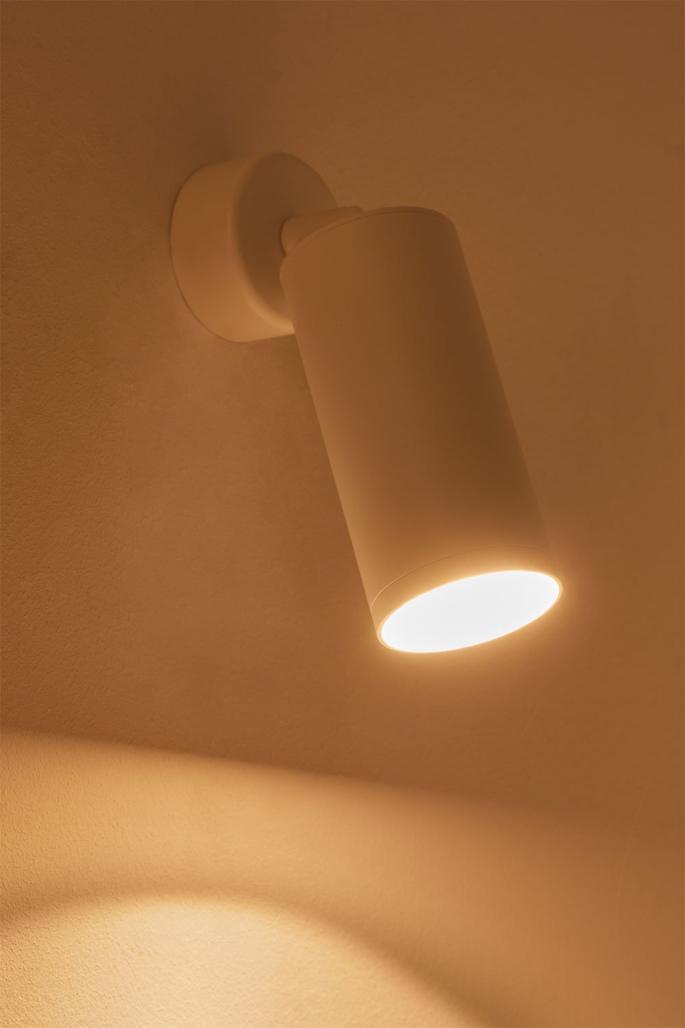 Directional aluminum wall sconce Walid, gallery image 3