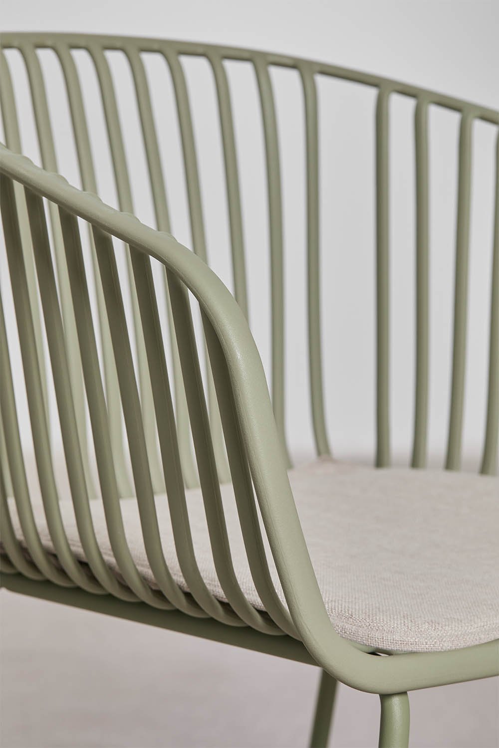 Pack of 4 dining chairs with armrests in steel and polypropylene Aradina, gallery image 5