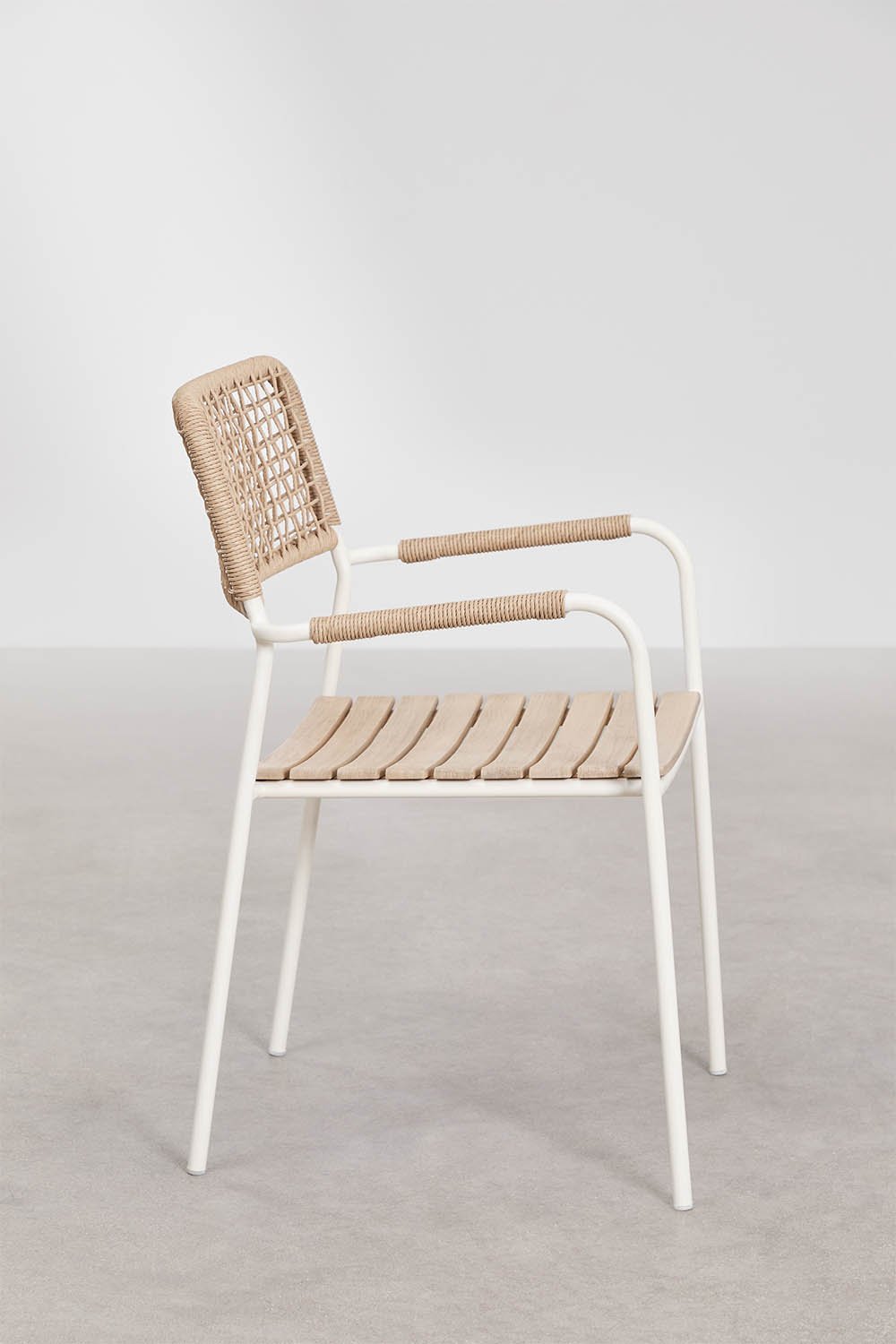 Stackable garden chair with armrests in steel and acacia wood Tilda, gallery image 2