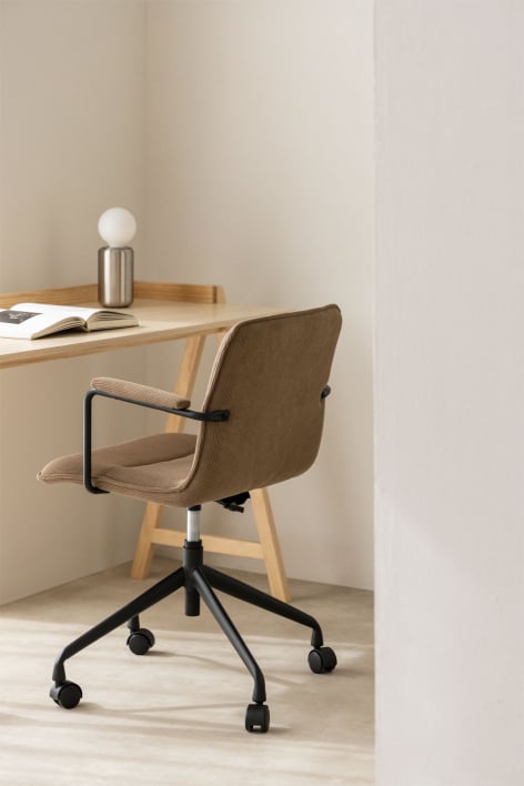Seifert office chair with wheels and armrests