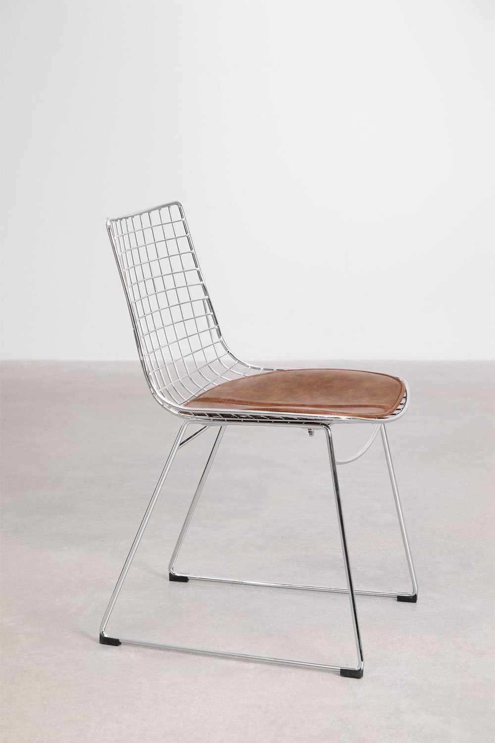 Pack of 4 Renee steel dining chairs, gallery image 4