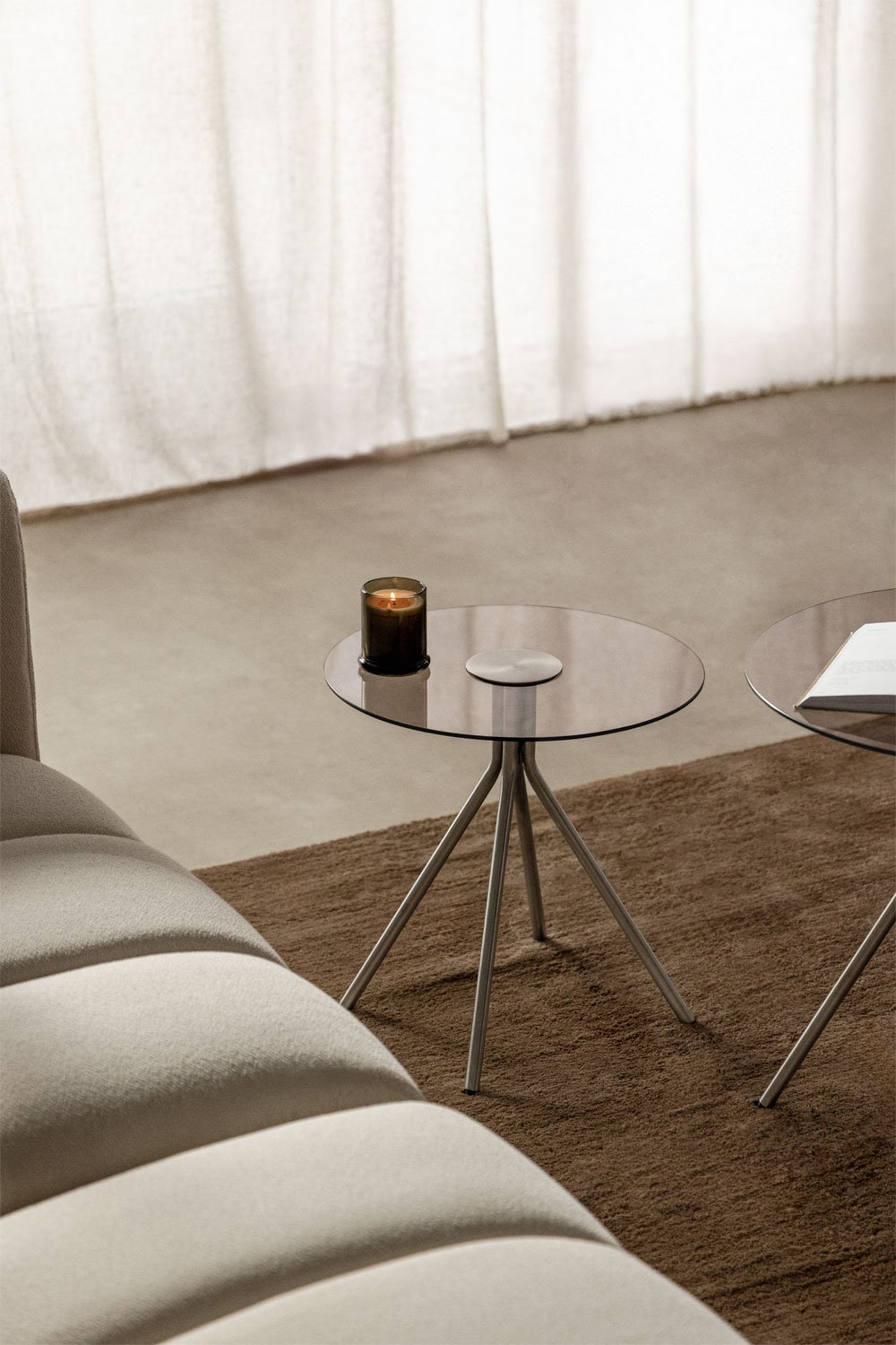 Itsoro round side table in steel and tempered glass, gallery image 1