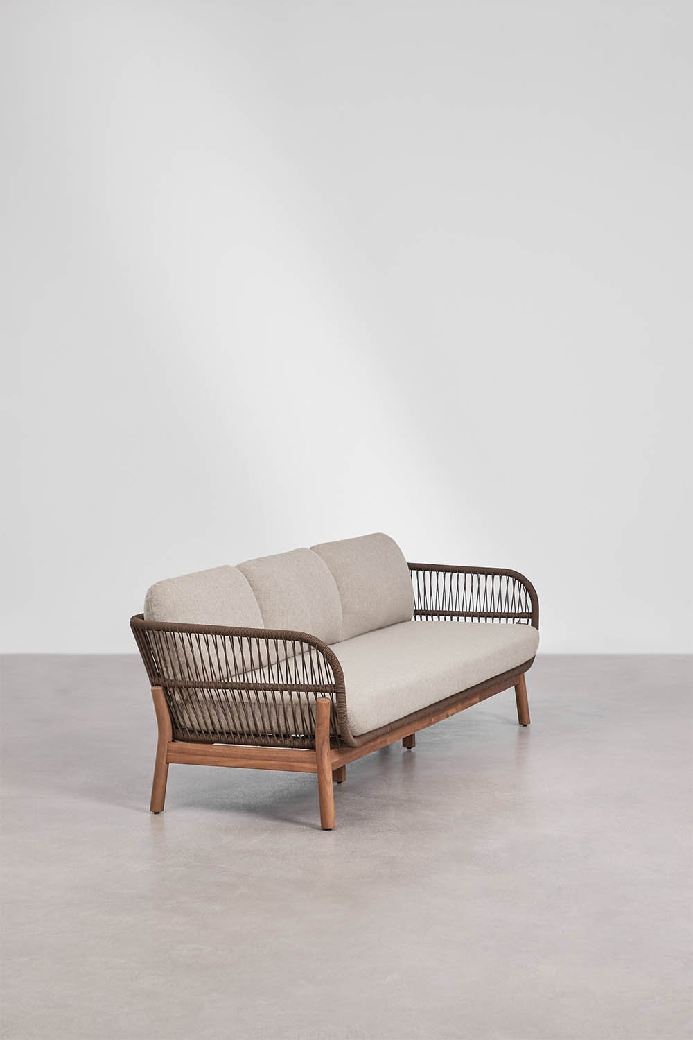 3-seater garden sofa in acacia wood and braided rope Karvia, gallery image 5