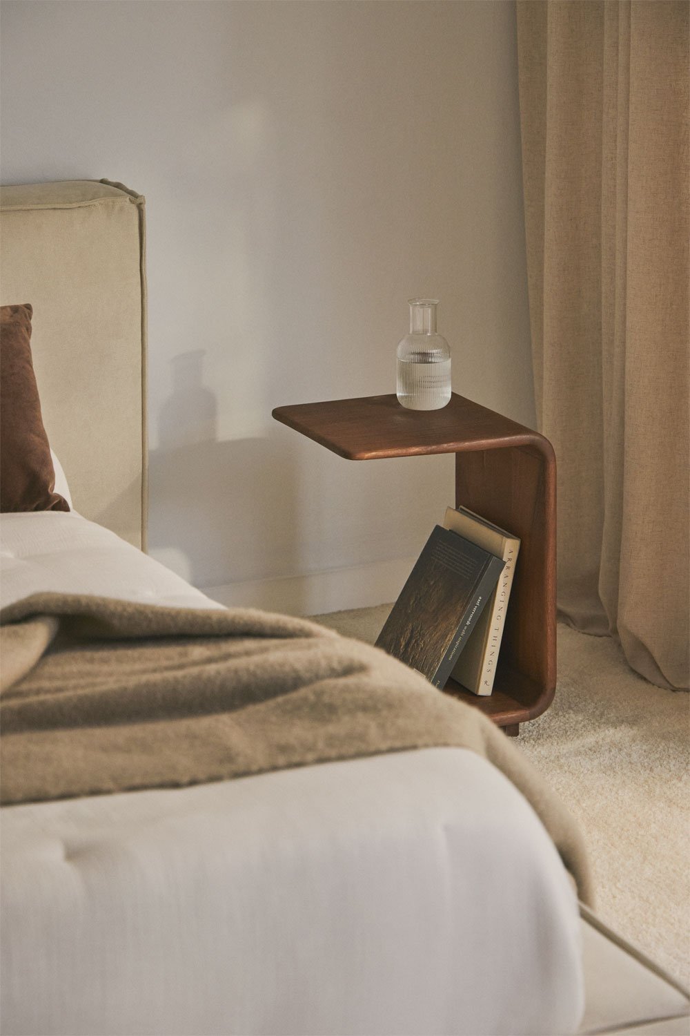 Pack of 2 bedside tables 35x40 cm in Tinsley wood, gallery image 1