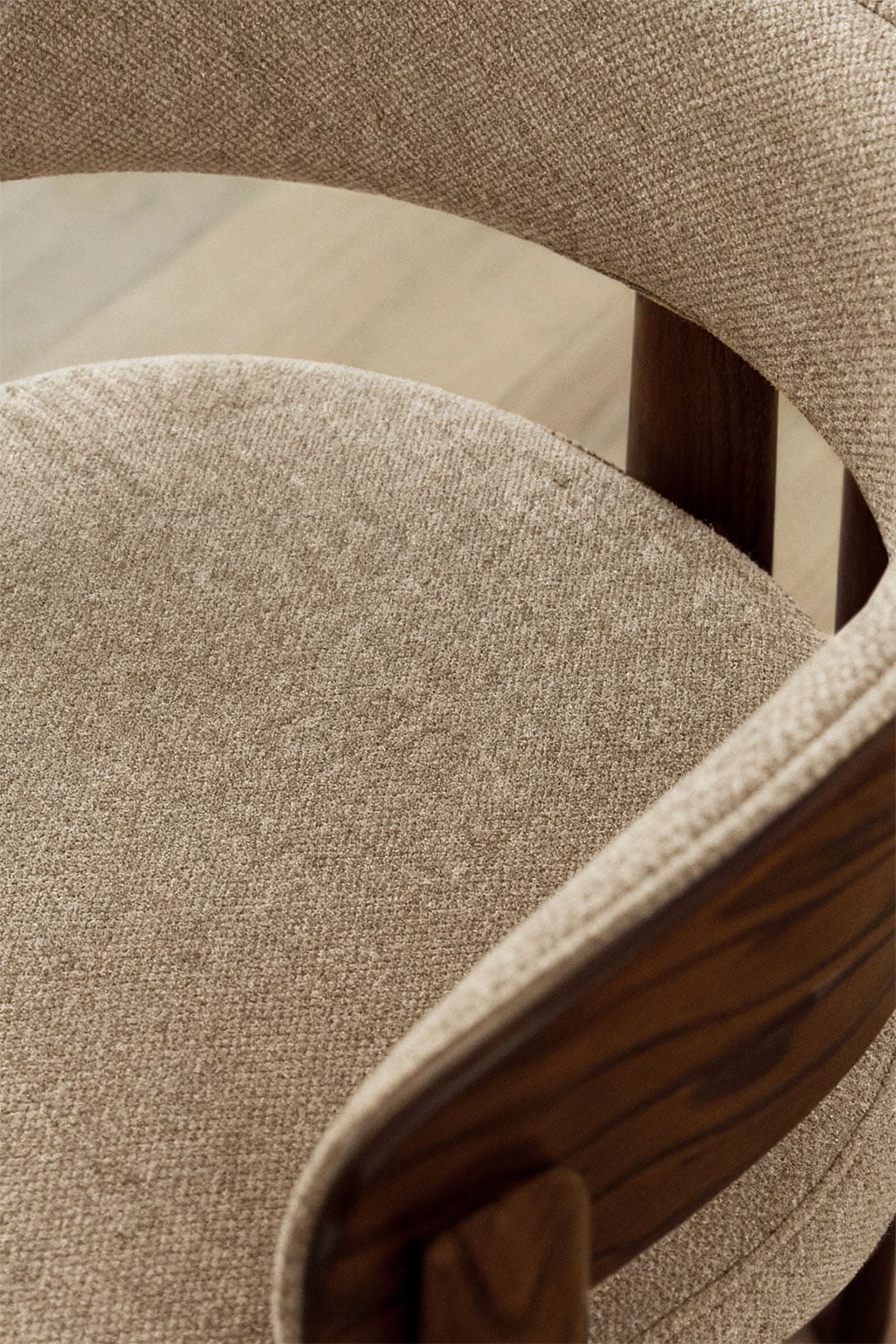 Pack of 4 upholstered dining chairs with armrests and oak wood Olea, gallery image 2